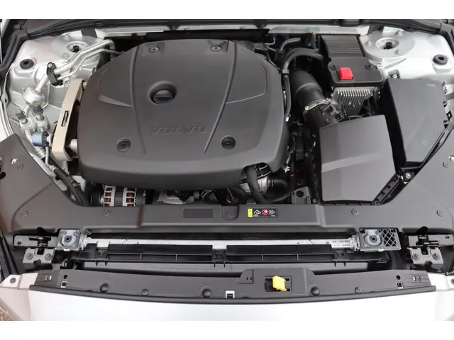 Volvo V60 2.0 T4 R-Design org. NL-auto 2019 Benzine 37