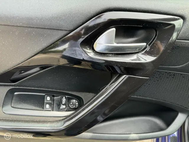 Peugeot 208 1.0 VTi Active 2013 Benzine 12