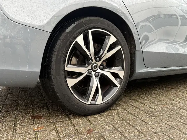 Volvo V60 B3 Essential 2023 Benzine 9