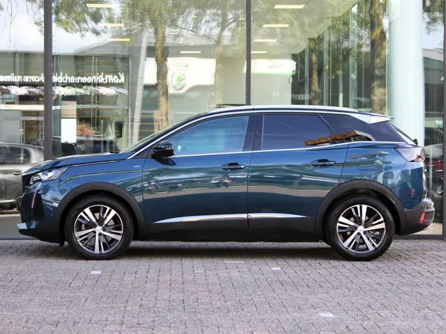 Peugeot 3008 1.6 HYbrid 225 GT 2021 Hybride Benzine 11