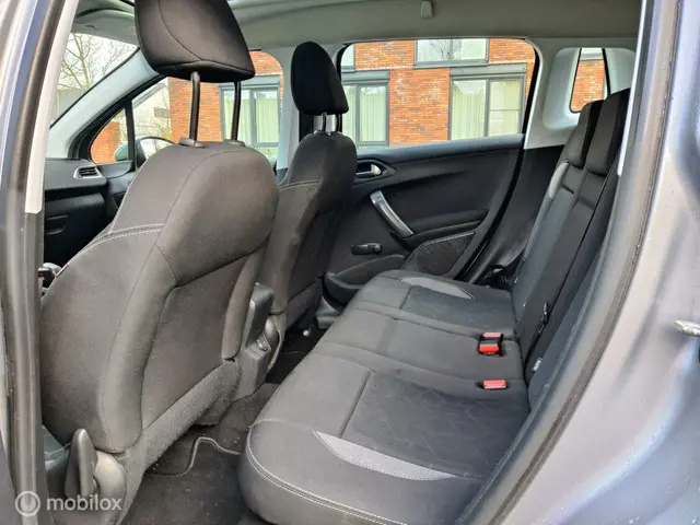 Peugeot 2008 1.2 PureTech Blue Lion 2018 Benzine 18