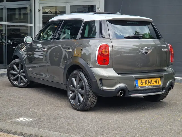 MINI Countryman Mini 1.6 Cooper S ALL4 Chili 2013 Benzine 3