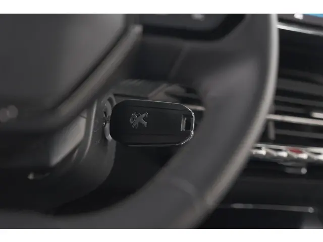 Peugeot 2008 PureTech 130 EAT8 Allure 2023 Benzine 48