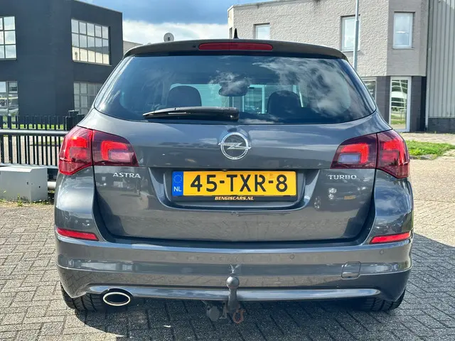 Opel Astra Sports Tourer 1.4 Turbo Sport 2012 Benzine 6
