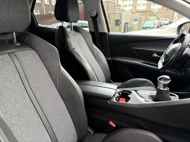 Peugeot 3008 1.2 PureTech Allure 2019 Benzine 9