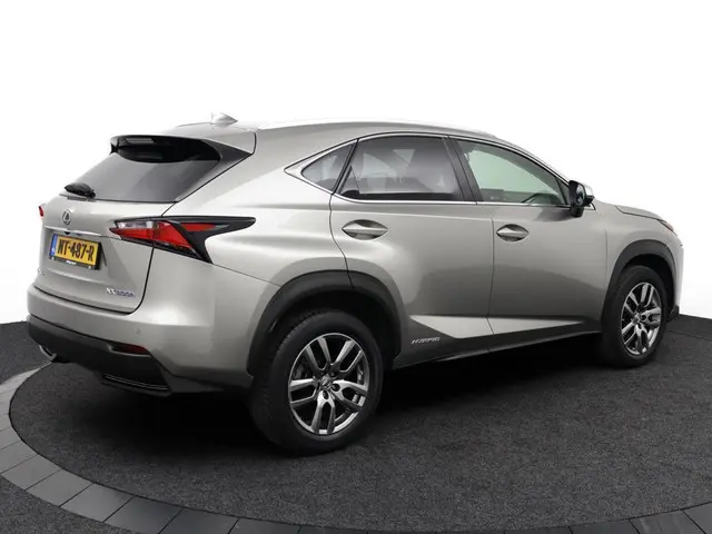 Lexus NX 2