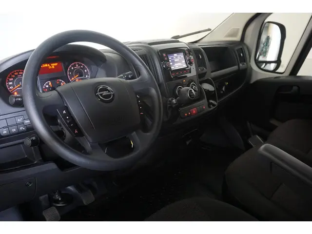 Opel Movano 2