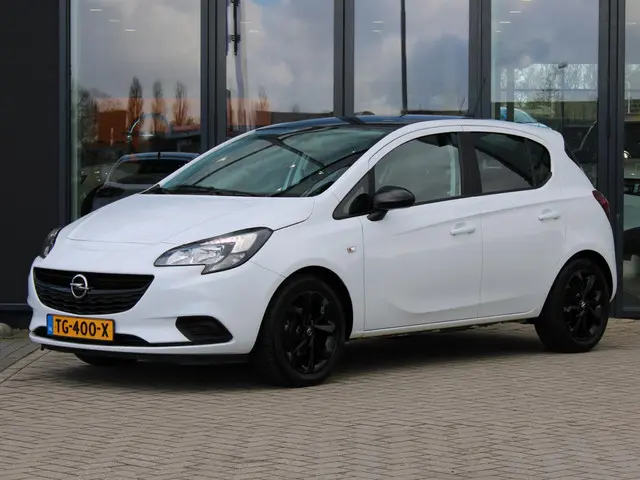 Opel Corsa 1.4 Black Edition 2018 Benzine 2