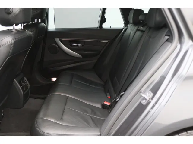 BMW 3 Serie Touring 335i High Executive 2014 Benzine 14