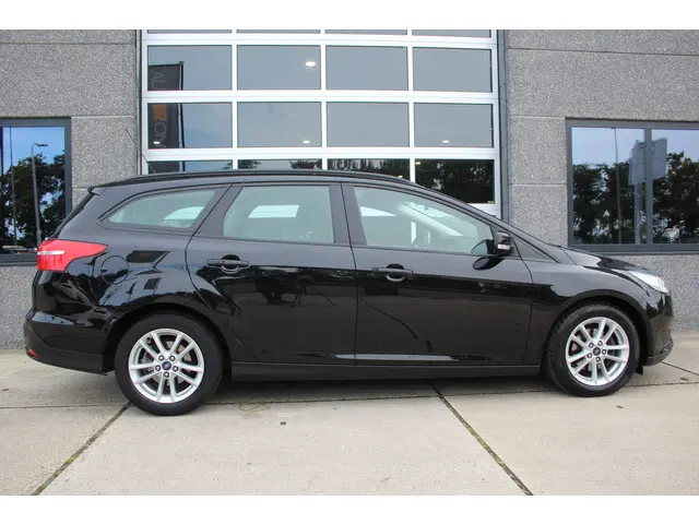Ford Focus Wagon 1.0 Trend Edition 2015 Benzine 9