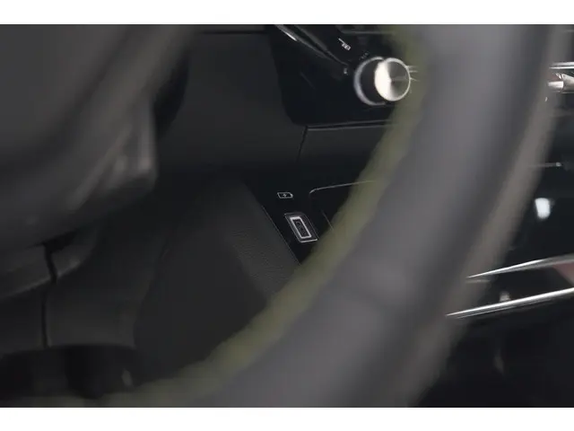 Peugeot 2008 PureTech 130 EAT8 GT 2024 Benzine 51