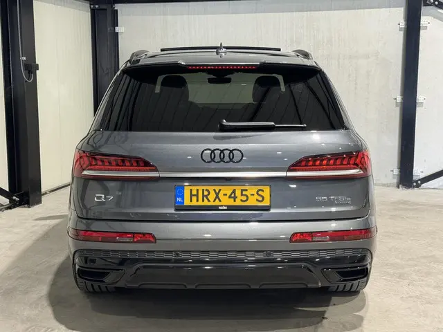 Audi Q7 55 TFSIe quattro S-LINE 2020 Hybride Benzine 32