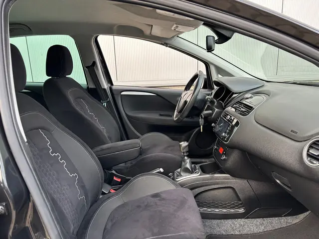 Fiat Punto Evo 0.9 TwinAir Lounge 2015 Benzine 14