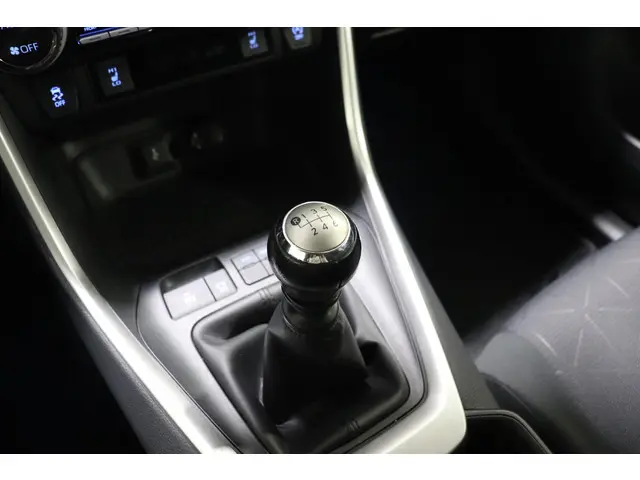 Toyota RAV4 2.0 VVT-iE Active Limited, 2020 Benzine 26