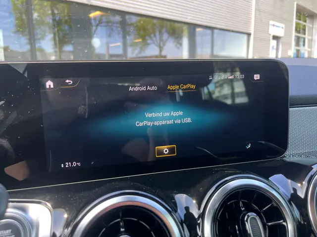 Mercedes-Benz GLB 180 Business Line 2023 Benzine 35