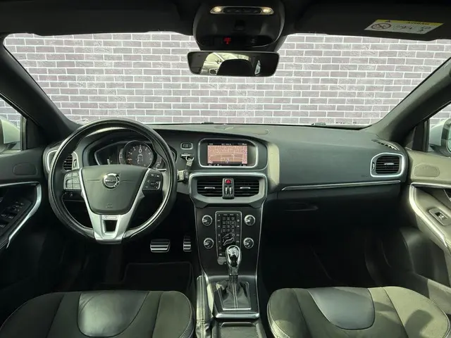 Volvo V40 1.5 T3 Polar+ Sport 2019 Benzine 4