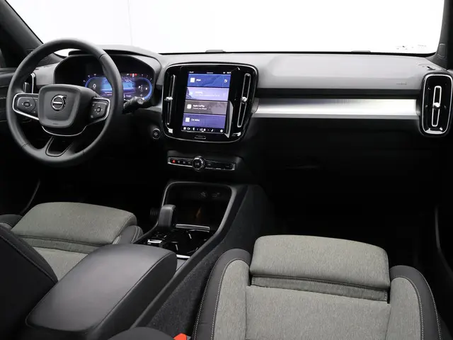 Volvo XC40 3