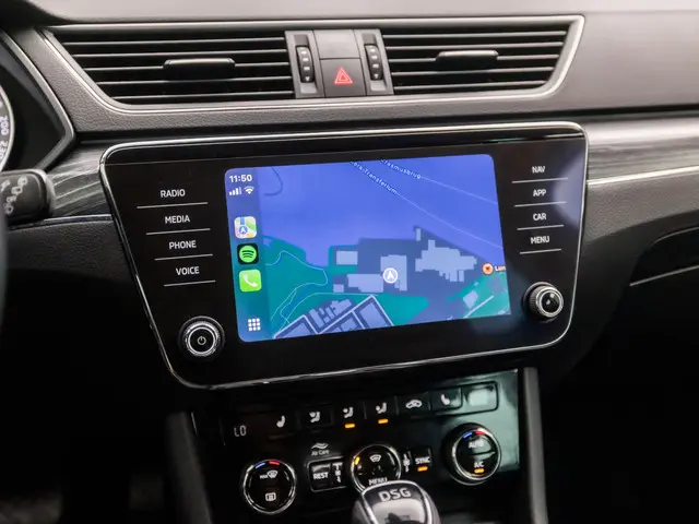 Škoda Superb Combi 1.5 TSI ACT Sport Deluxe 2020 Benzine 31