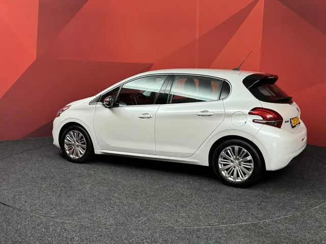 Peugeot 208 1.2 PureTech Allure 2019 Benzine 21