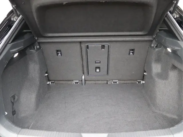 Volkswagen ID.4 First 77 kWh 2020 Elektrisch 83