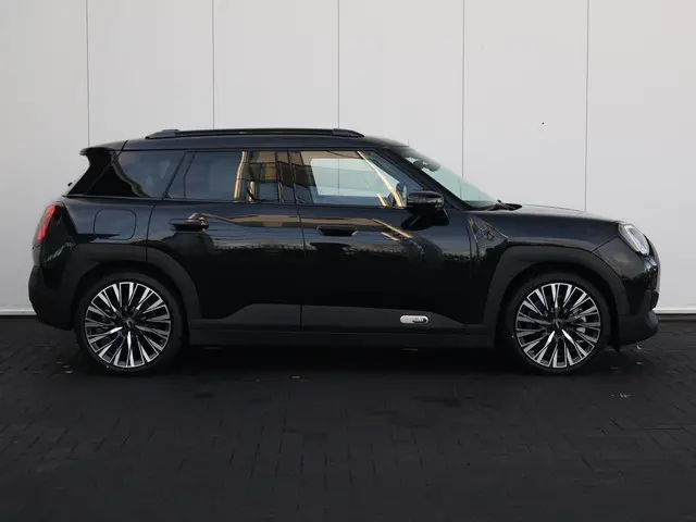 MINI Aceman Mini SE Favoured XL 54.2 kWh 2025 Elektrisch 8