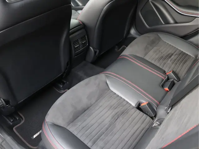Mercedes-Benz GLA 180 AMG 2019 Benzine 29