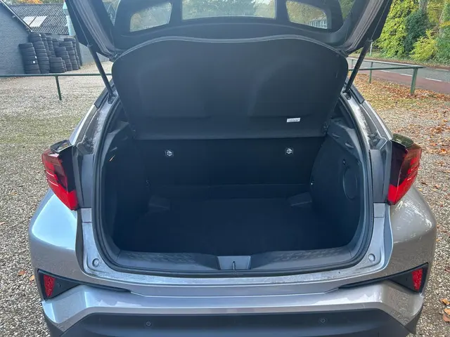 Toyota C-HR 1.8 Hybrid Style 2021 Hybride Benzine 4