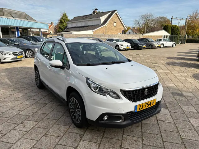 Peugeot 2008 1.2 PureTech Active 2019 Benzine 4