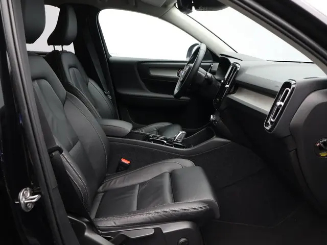 Volvo XC40 T4 Recharge Inscription 2022 Hybride Benzine 8