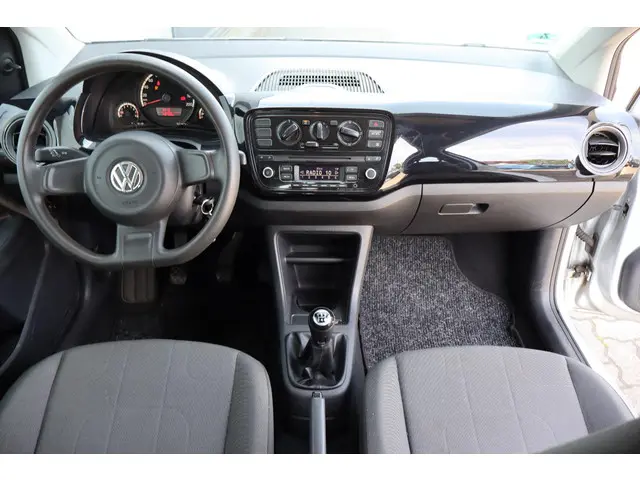 Volkswagen up! 1.0 move up! 2012 Benzine 8
