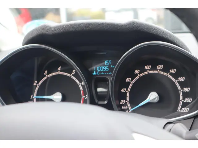 Ford Fiesta 1.0 EcoBoost Titanium 2015 Benzine 8