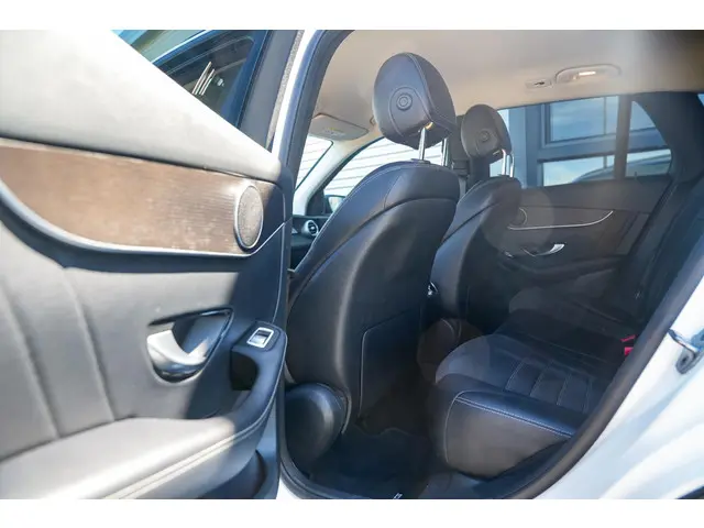 Mercedes-Benz GLC 300e 4MATIC 2021 Hybride Benzine 10