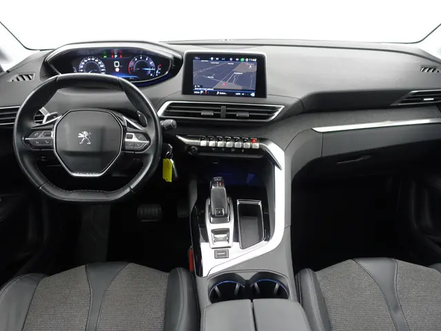 Peugeot 3008 1.2 PureTech Allure Aut- 2019 Benzine 7