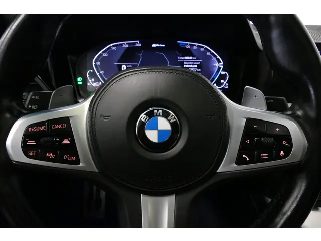 BMW 3 Serie 330e M Sport 2020 Hybride Benzine 28