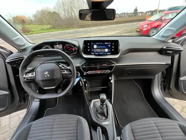 Peugeot 208 1.2 PureTech Allure 2022 Benzine 25