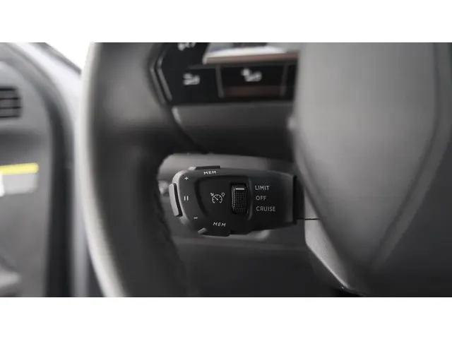 DS DS 3 Crossback PureTech 100 Montmartre 2022 Benzine 28