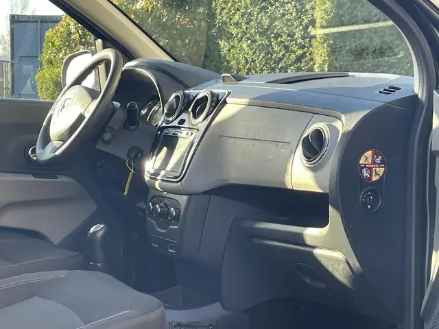 Dacia Lodgy 1.6 MPi 7p. 2013 Benzine 13