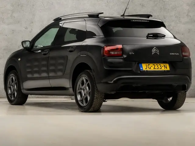 Citroën C4 Cactus 1.2 PureTech Shine 2016 Benzine 3