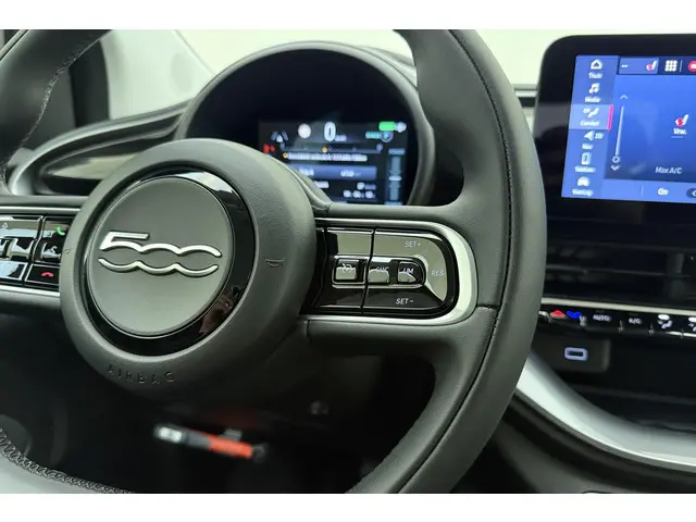 Fiat 500 3+1 Urban 24 kWh 2024 Elektrisch 27