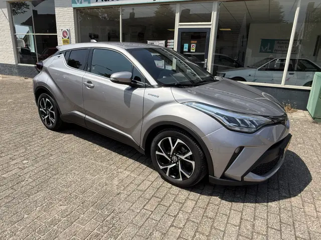 Toyota C-HR 2