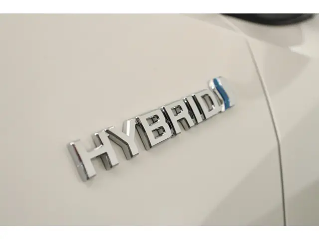 Toyota C-HR 1.8 Hybrid Dynamic, 2018 Hybride Benzine 36