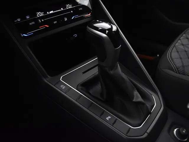 Volkswagen Polo 1.0 TSI 95pk DSG R-Line 2023 Benzine 25