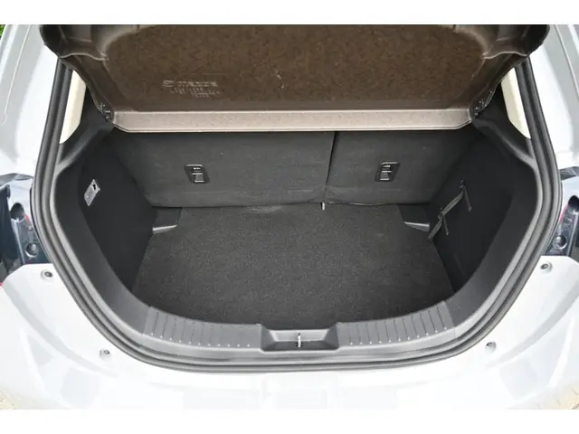 Mazda 2 SkyActiv-G 90 automaat Homura Aka 2024 Benzine 43