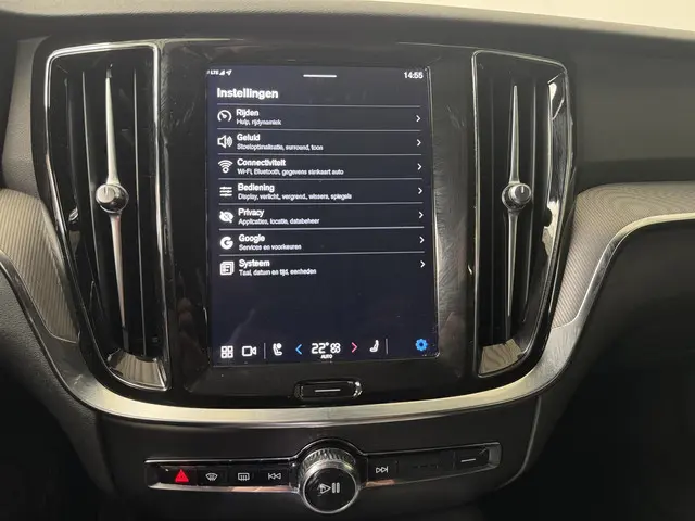 Volvo V60 2.0 B3 Plus Dark 2023 Benzine 34