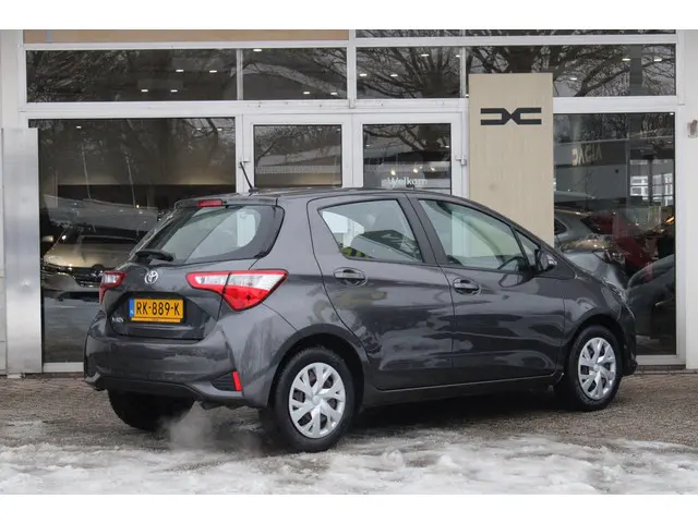 Toyota Yaris 1.5 VVT-i Aspiration 2017 Benzine 2