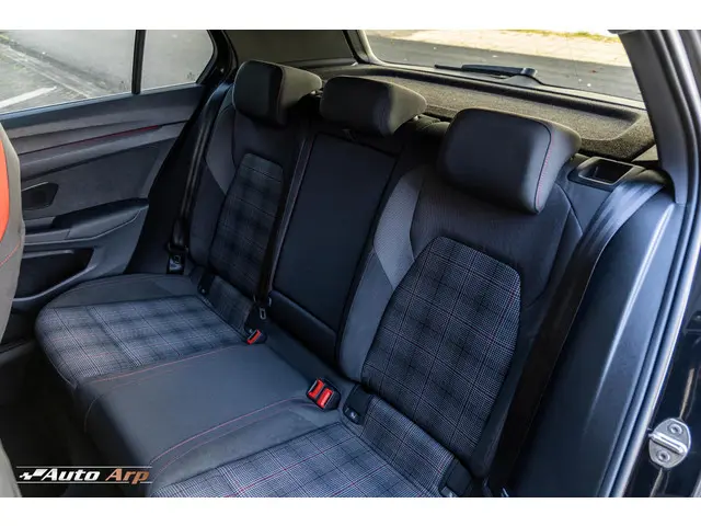 Volkswagen Golf 2.0 TSI GTI 2023 Benzine 22