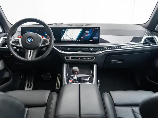 BMW X5 M Competition 2024 Hybride Benzine 7