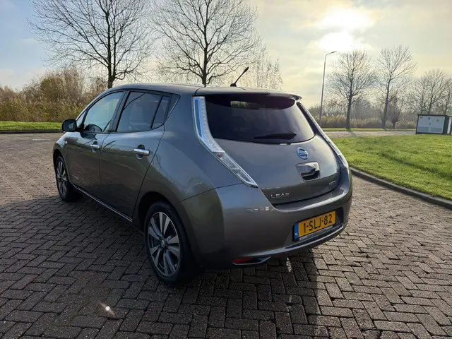 Nissan Leaf Base 24 kWh 2013 Elektrisch 4