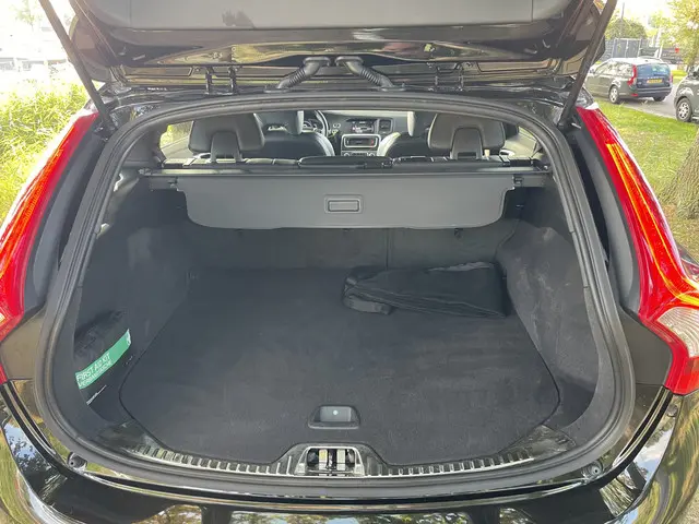 Volvo V60 Cross Country 2.0 T5 Polar+ 2019 Benzine 9