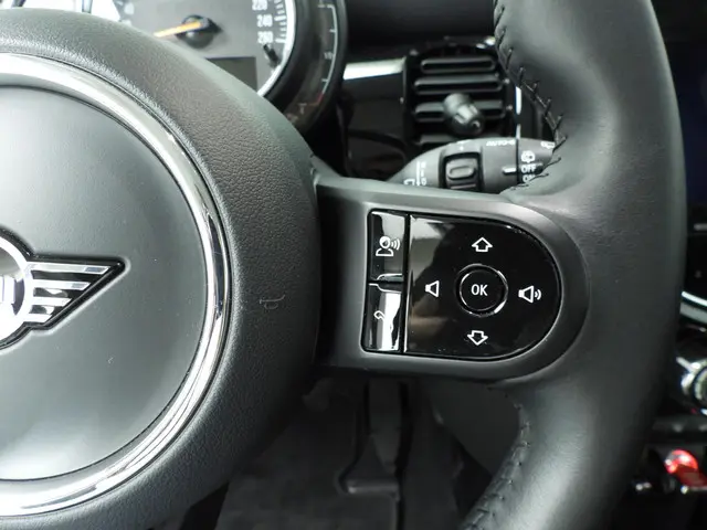 MINI 3-Deurs One 2022 Benzine 15